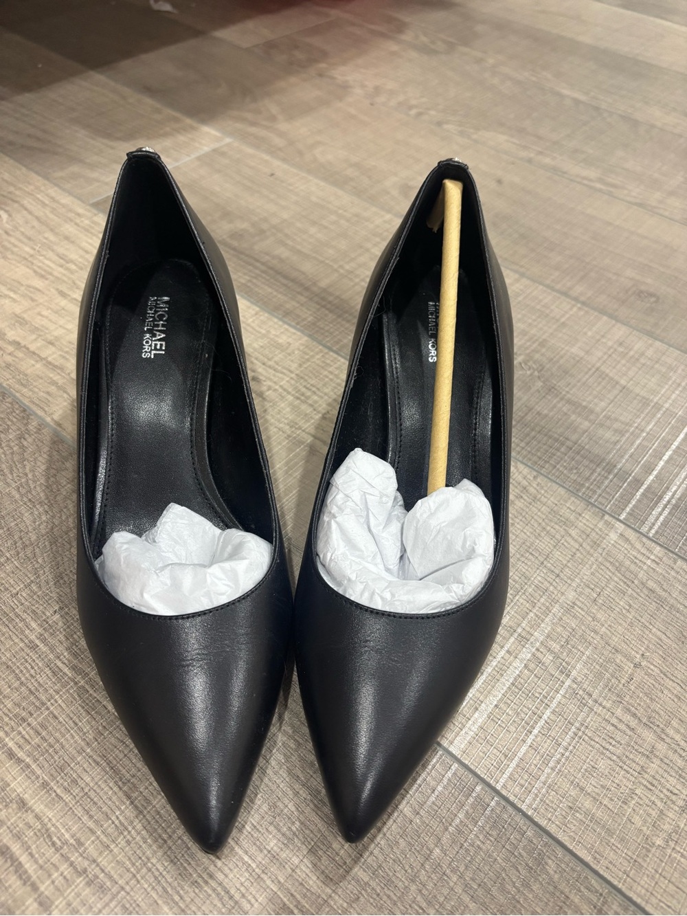 Michael Kors Black Pointed Toe Leather Pumps - Classic Chic